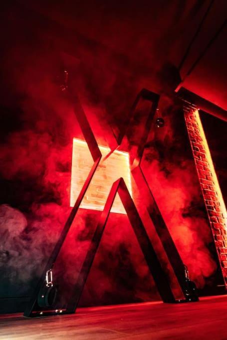 Loveroom O Diable Des Plaisirs Avec Jacuzzi Tourcoing Extérieur photo
